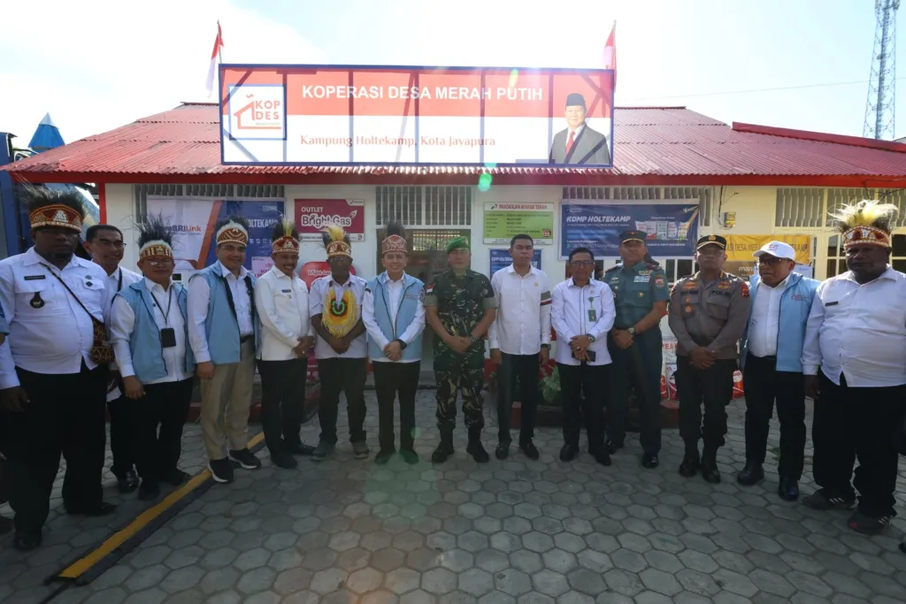 Pj Gubernur Papua Agus Fatoni Luncurkan 999 Koperasi Merah Putih